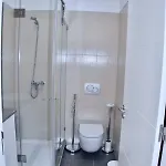 Villa Amora - *